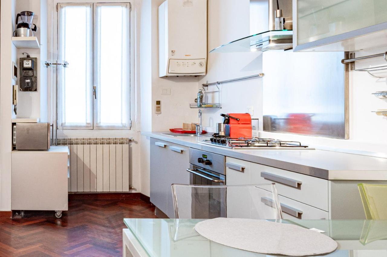 Ticinese Livings Comfy Suite - Full City Center มิลาน ภายนอก รูปภาพ